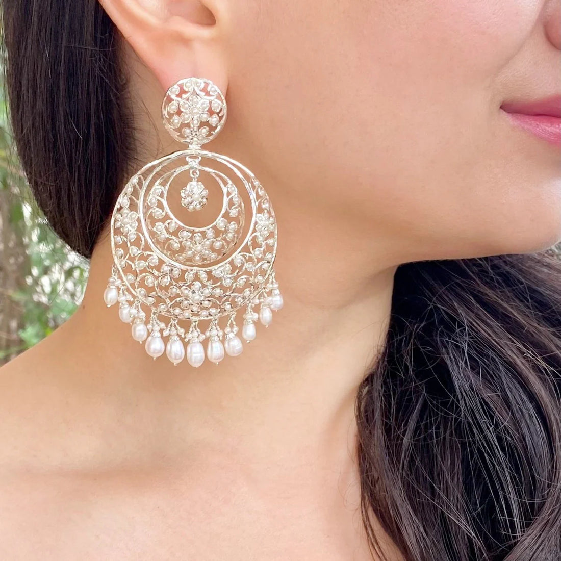 Exploring Trends and Styles in Contemporary Statement Earrings
