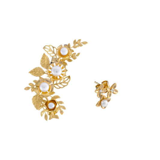 Gold-plated Amelia earrings with freshwater pearls and crystal zirconia stones