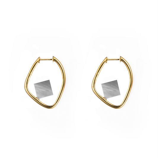Gold-plated Aurora hoop earrings with black mother-of-pearl accents